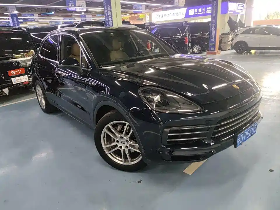 Porsche Cayenne 2019 — фото 2