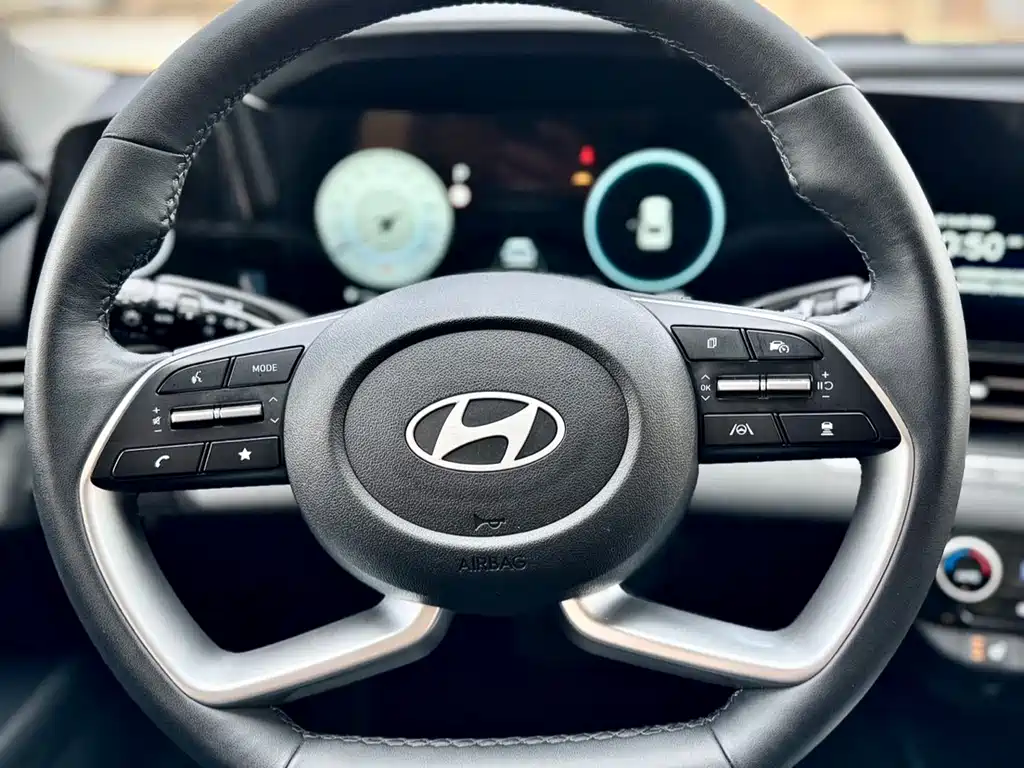 Hyundai Elantra 2023 — фото 22