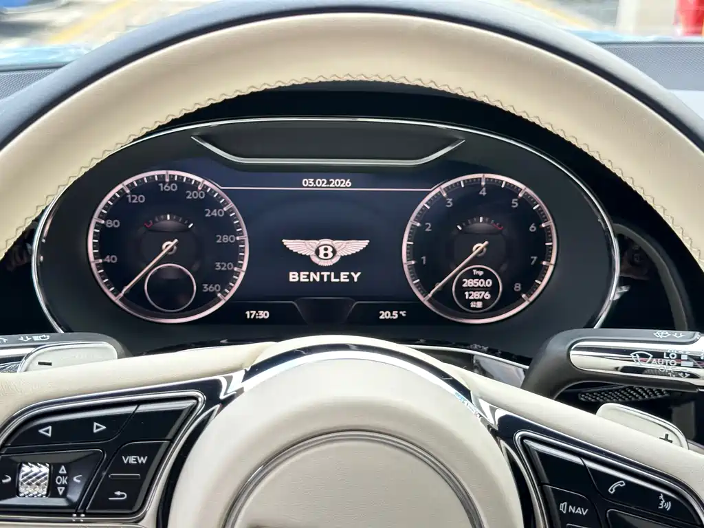 Bentley Continental 2023 — фото 19