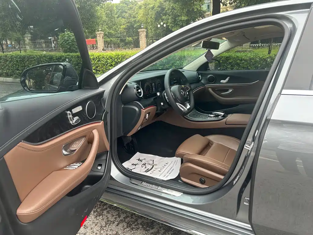 Mercedes-Benz E-Class 2018 — фото 10