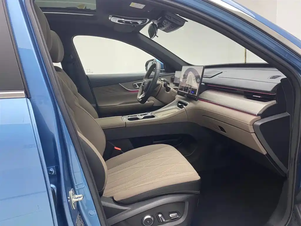 Chery Tiggo 8 PLUS C-DM 2025 — фото 11