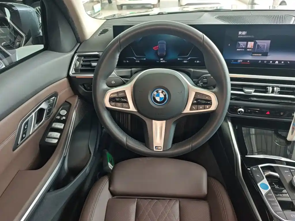 BMW i3 2024 — фото 11