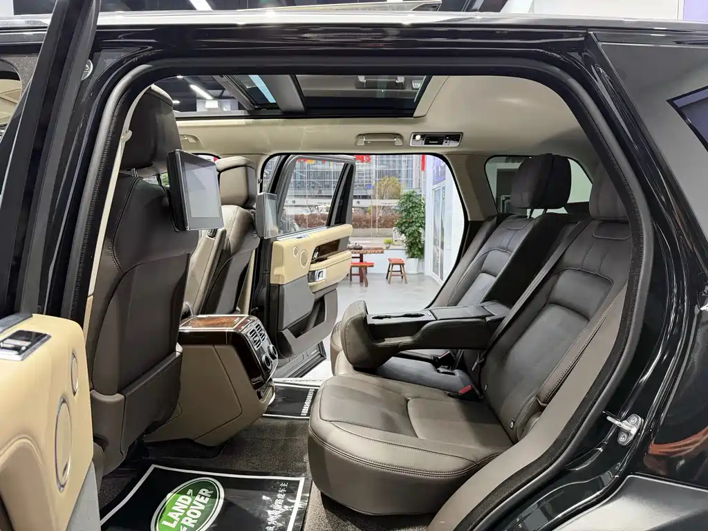 Land Rover Range Rover 2022 — фото 10