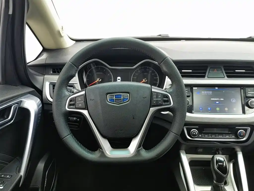 Geely Vision X3 2018 — фото 11