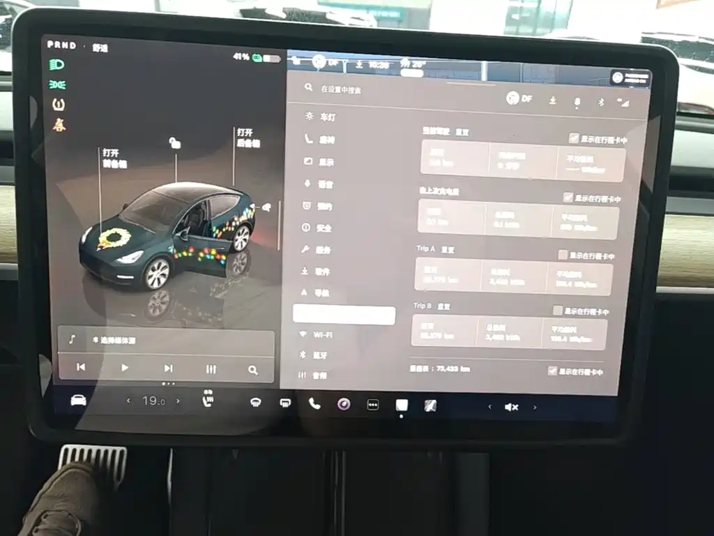Tesla Model Y 2023 — фото 13