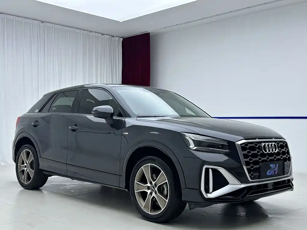 Audi Q2L 2022 — фото 3