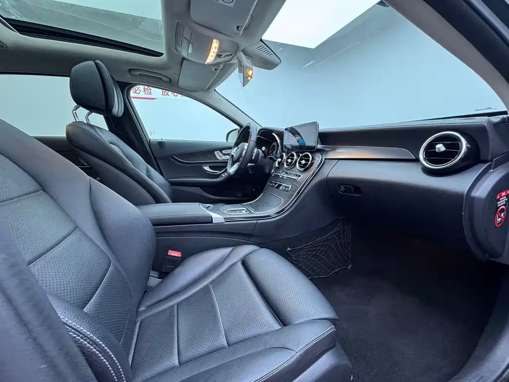 Mercedes-Benz C-Class 2019 — фото 16