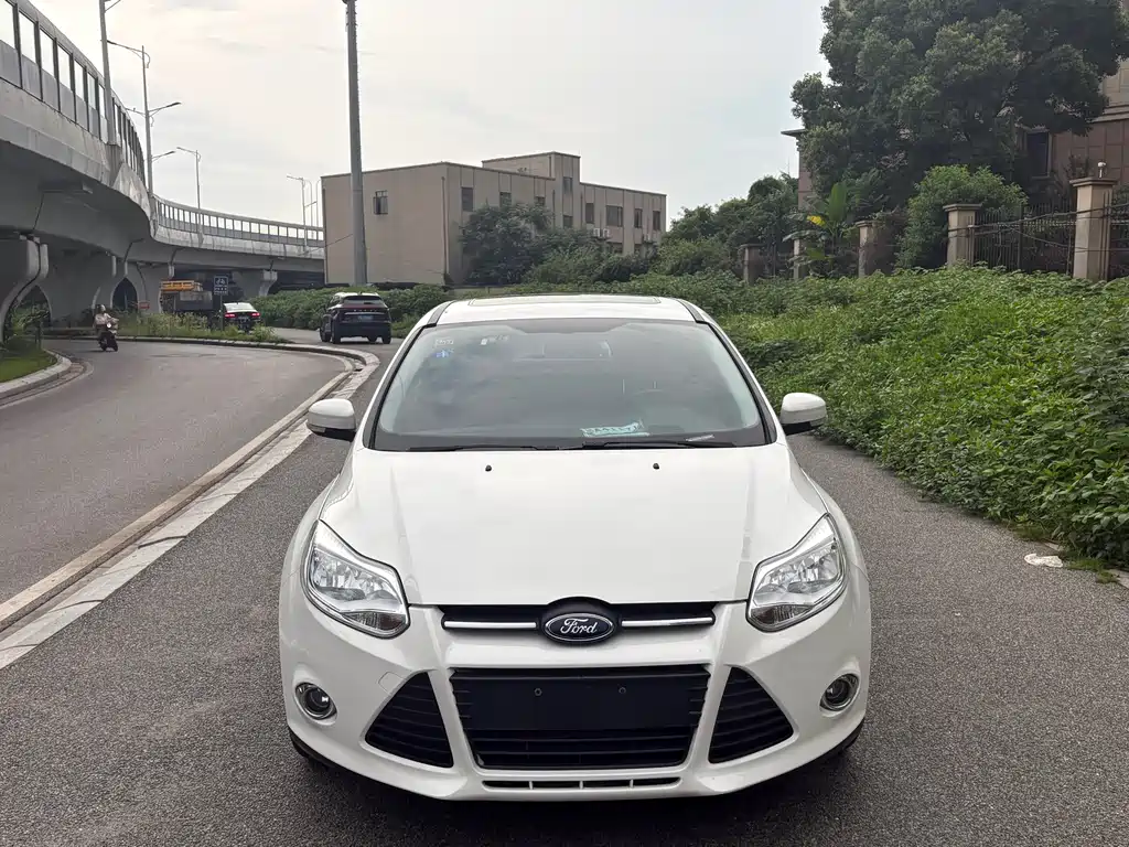 Ford Focus 2015 — фото 2