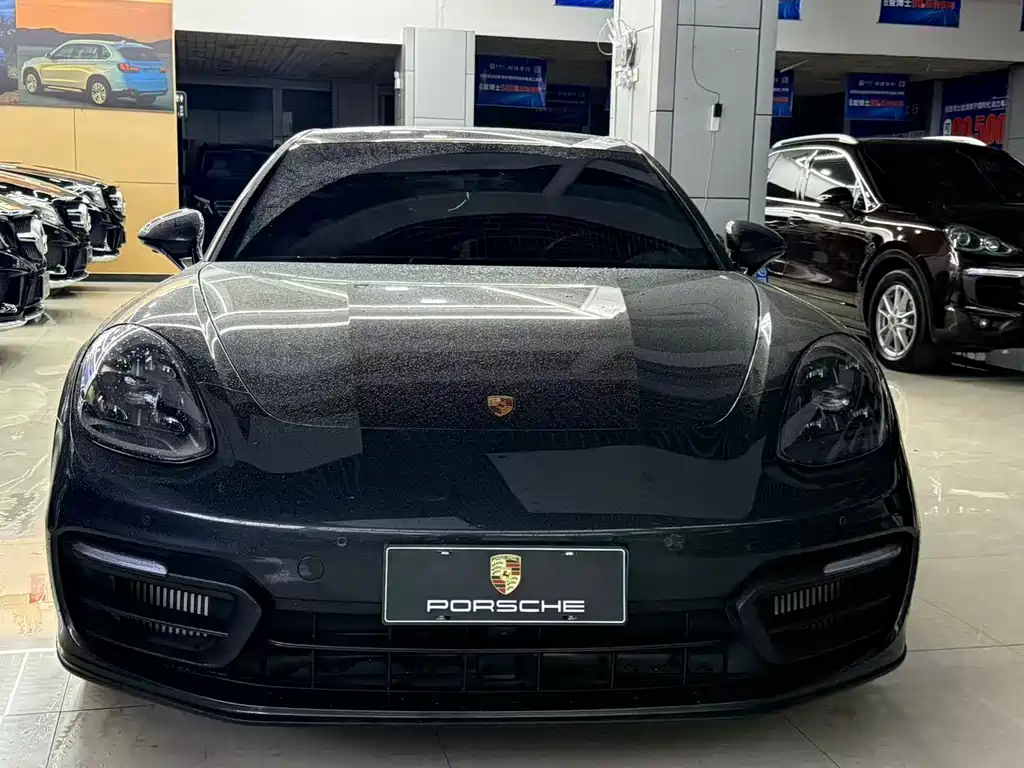 Porsche Panamera 2023