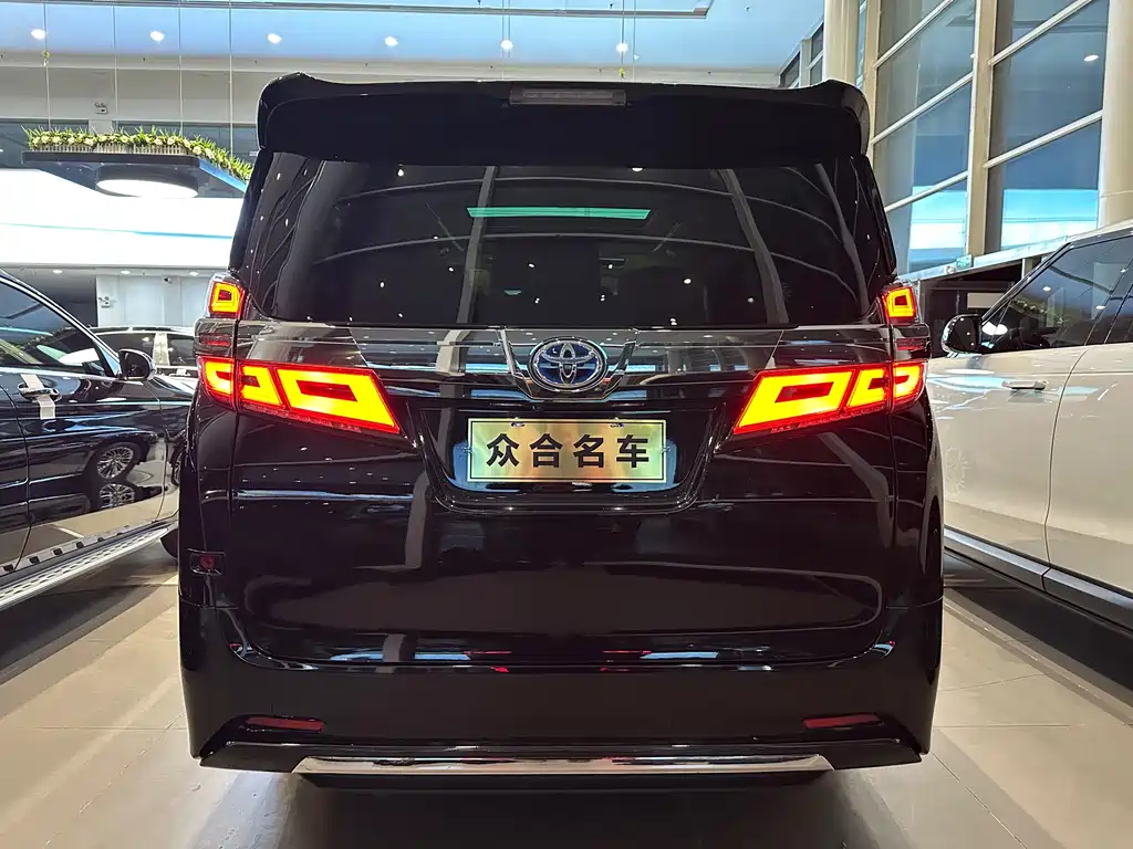 Toyota Vellfire 2022 — фото 5
