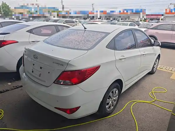 Hyundai Accent 2014