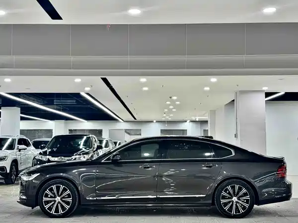 Volvo S90 2021
