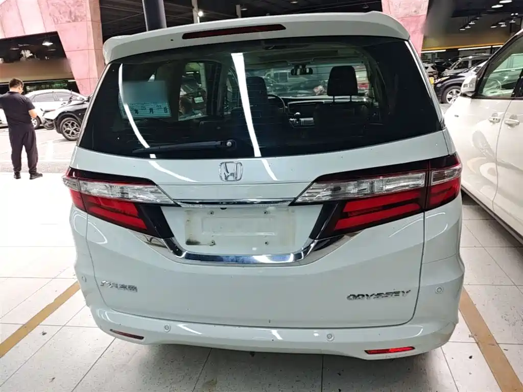 Honda Odyssey 2018 — фото 5