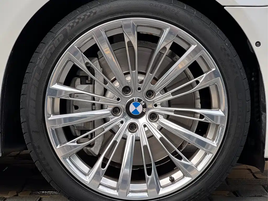 BMW 7 Series 2013 — фото 12