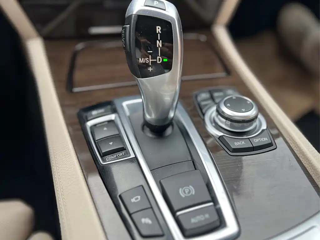 BMW 7 Series 2013 — фото 24