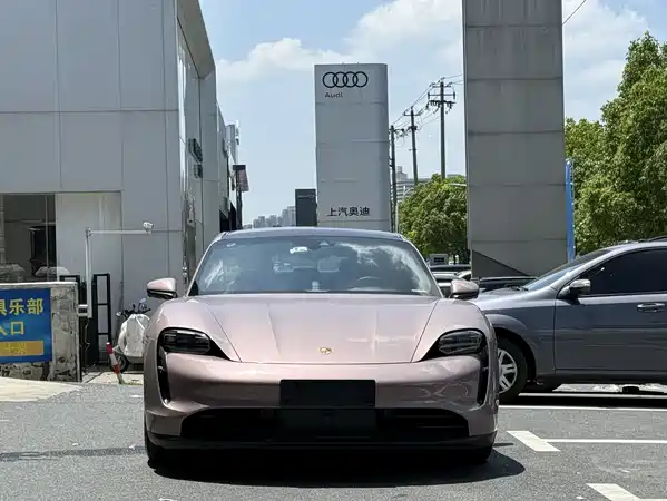 Porsche Taycan 2021