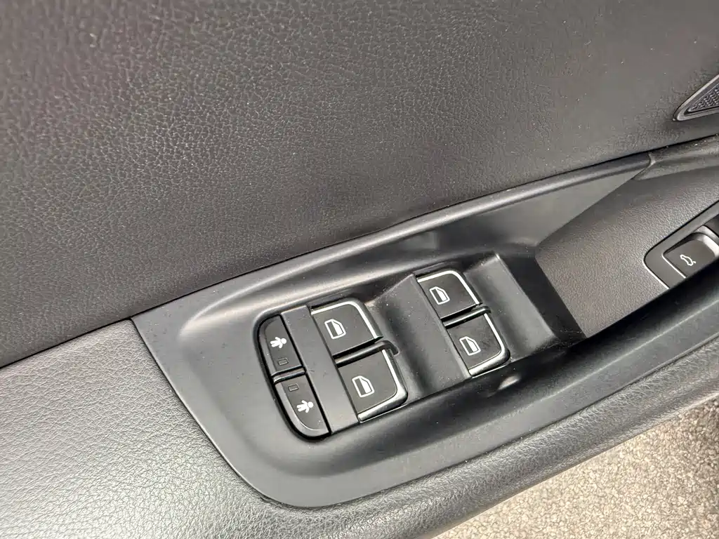 Audi A6L 2014 — фото 16
