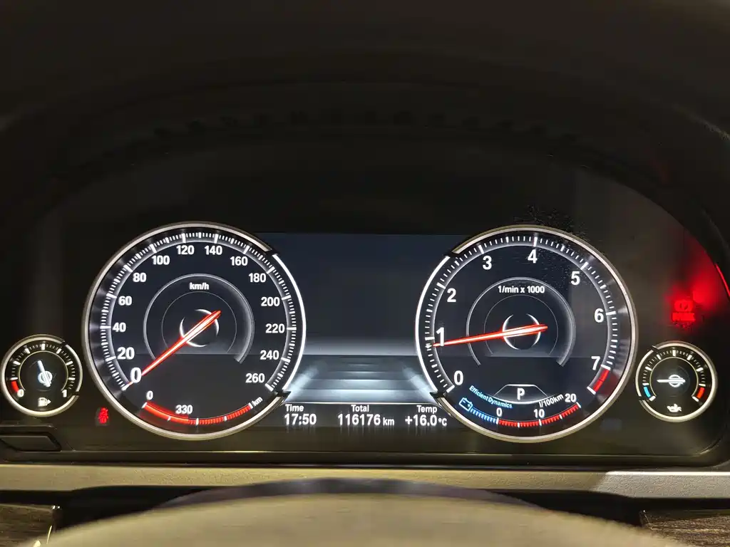 BMW 7 Series 2014 — фото 18