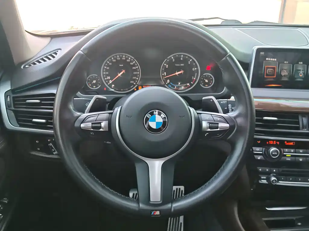 BMW X5 2017 — фото 24