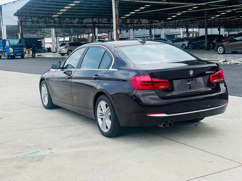 BMW 3 Series 2017 — фото 16