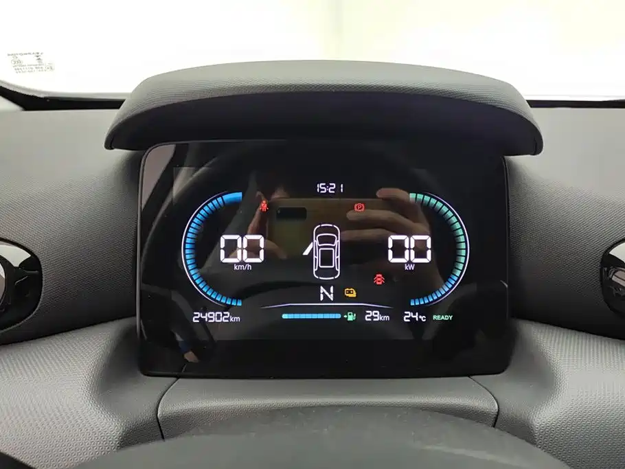 Leapmotor Zero Running T03 2024 — фото 14