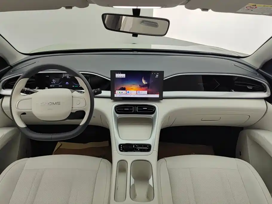 Geely Galaxy Starwish 2025 — фото 12
