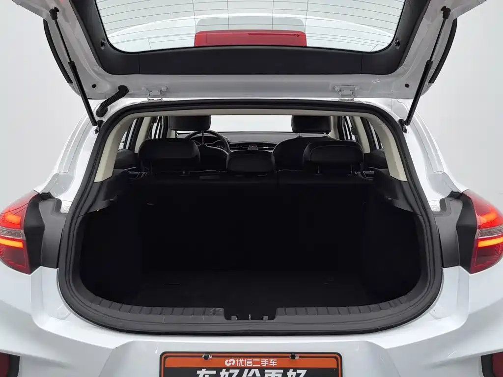 Geely Emgrand GS 2020 — фото 16