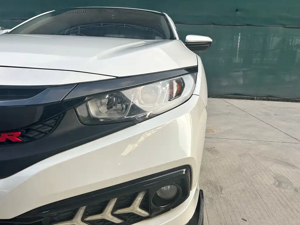 Honda Civic 2019 — фото 12