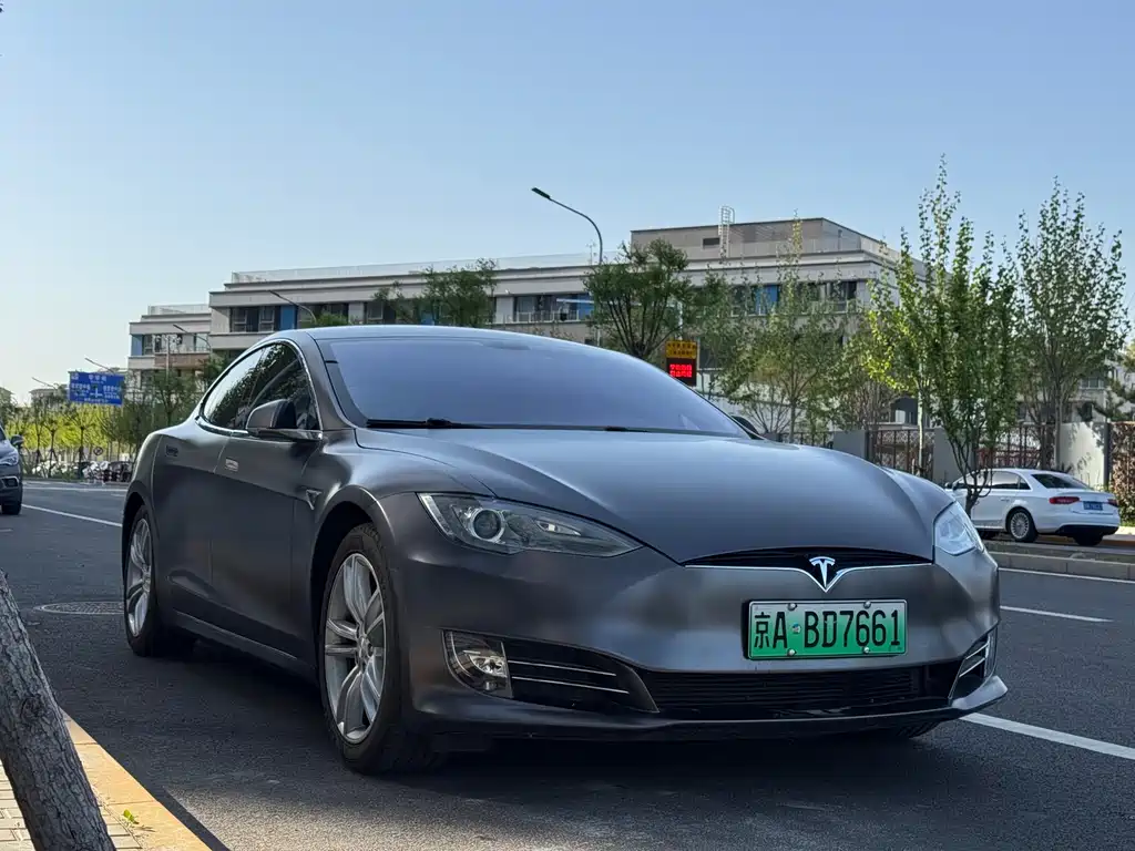 Tesla Model S 2014 — фото 3