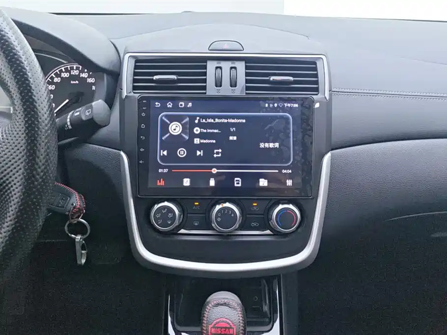 Nissan Tiida 2017 — фото 13