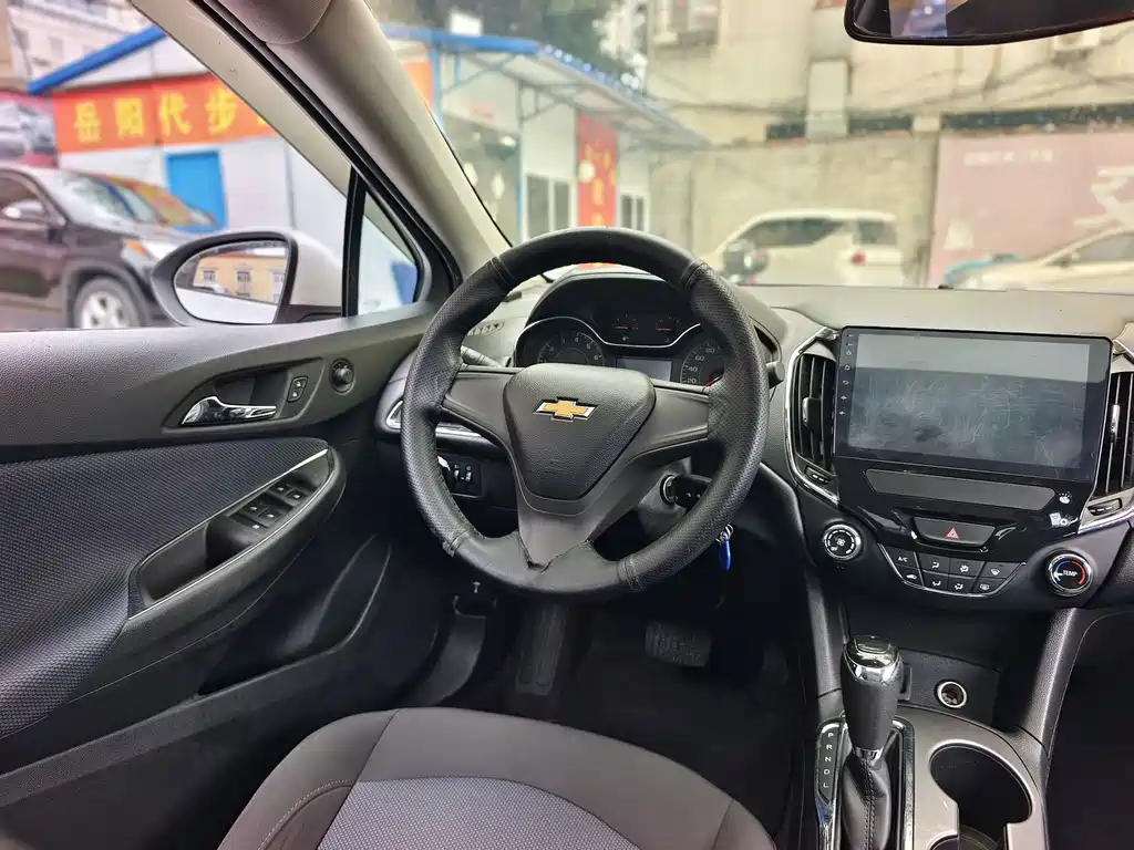 Chevrolet Cruze 2018 — фото 8