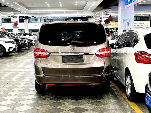 Buick GL8 2016