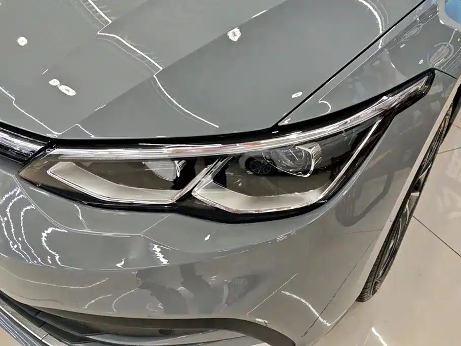 Volkswagen Golf 2025