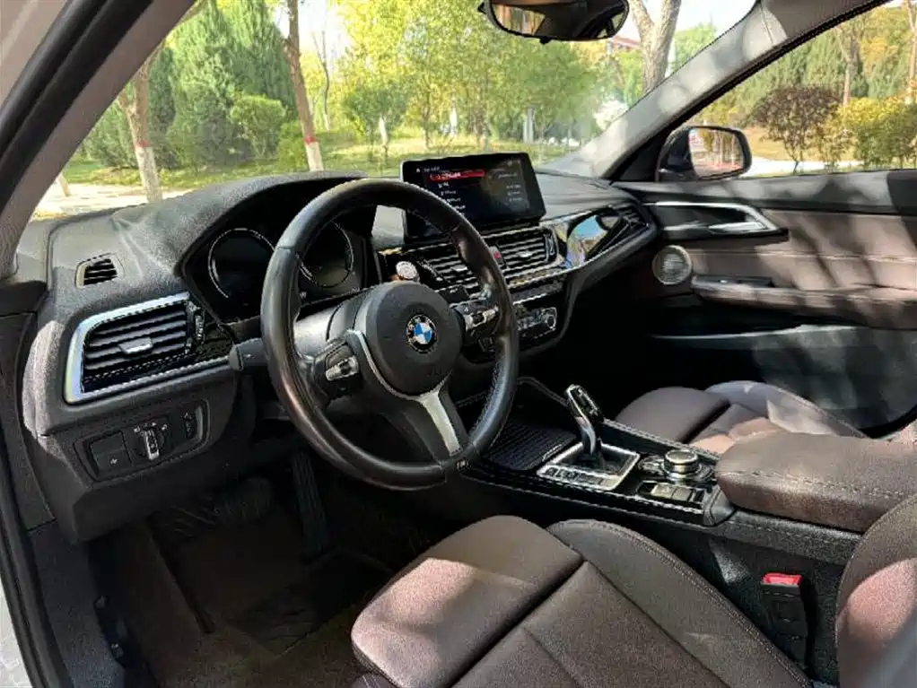 BMW 1 Series 2023 — фото 11