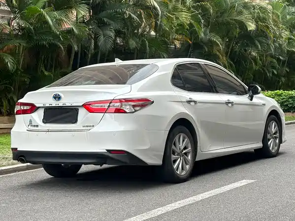 Toyota Camry 2021