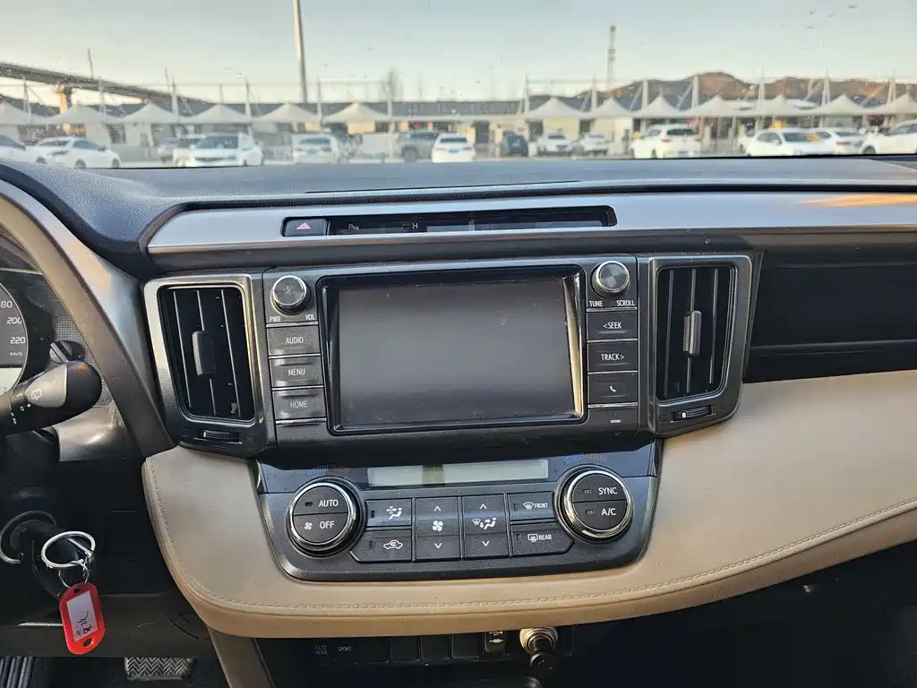 Toyota RAV4 2016 — фото 13