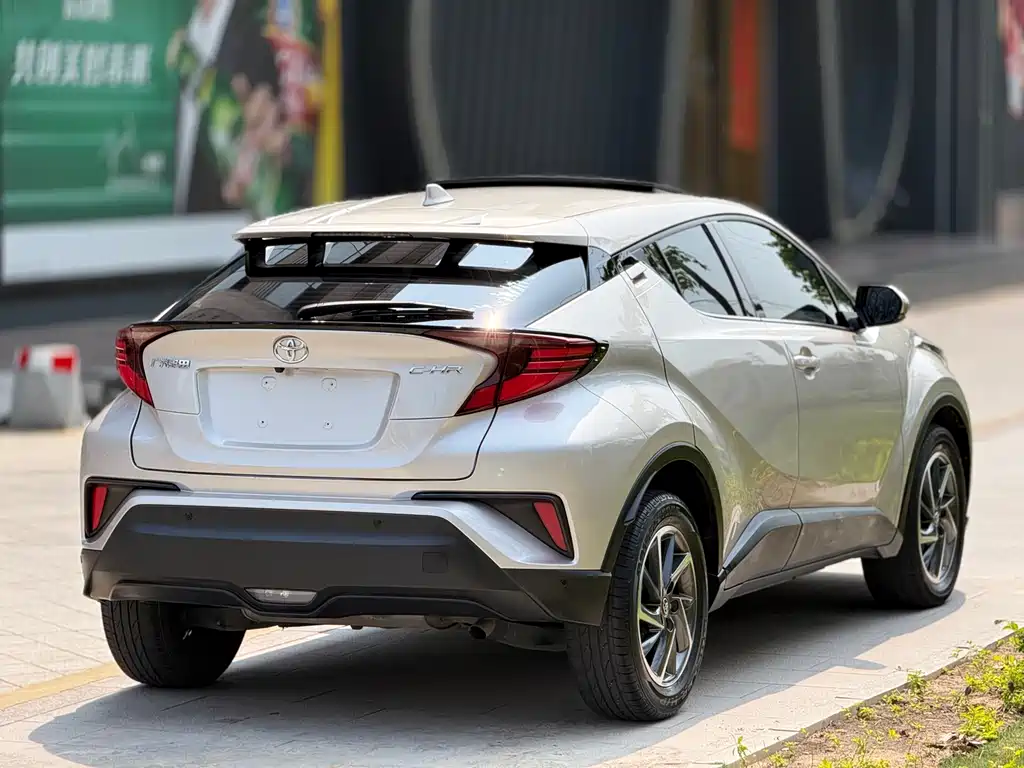 Toyota C-HR 2022 — фото 4