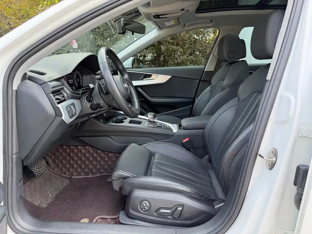 Audi A4L 2020