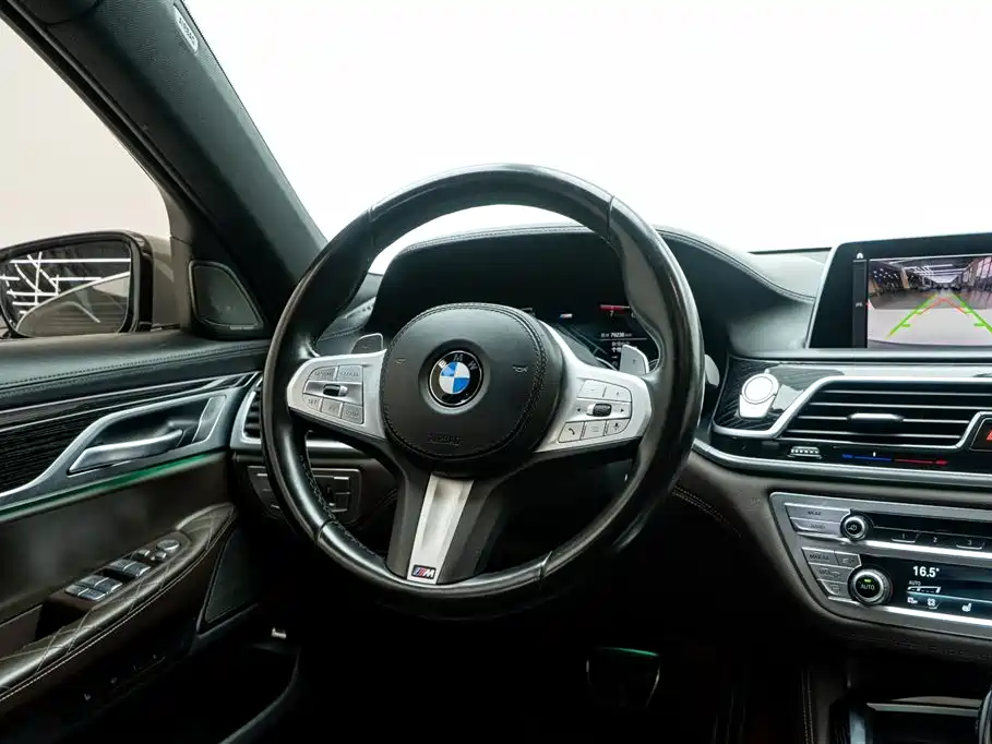 BMW 7 Series 2021 — фото 19