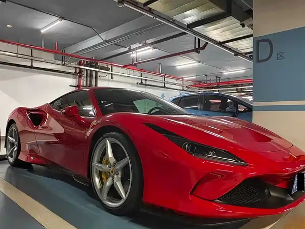 Ferrari F8 2019