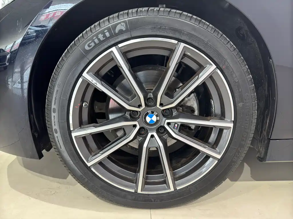 BMW 3 Series 2023 — фото 17