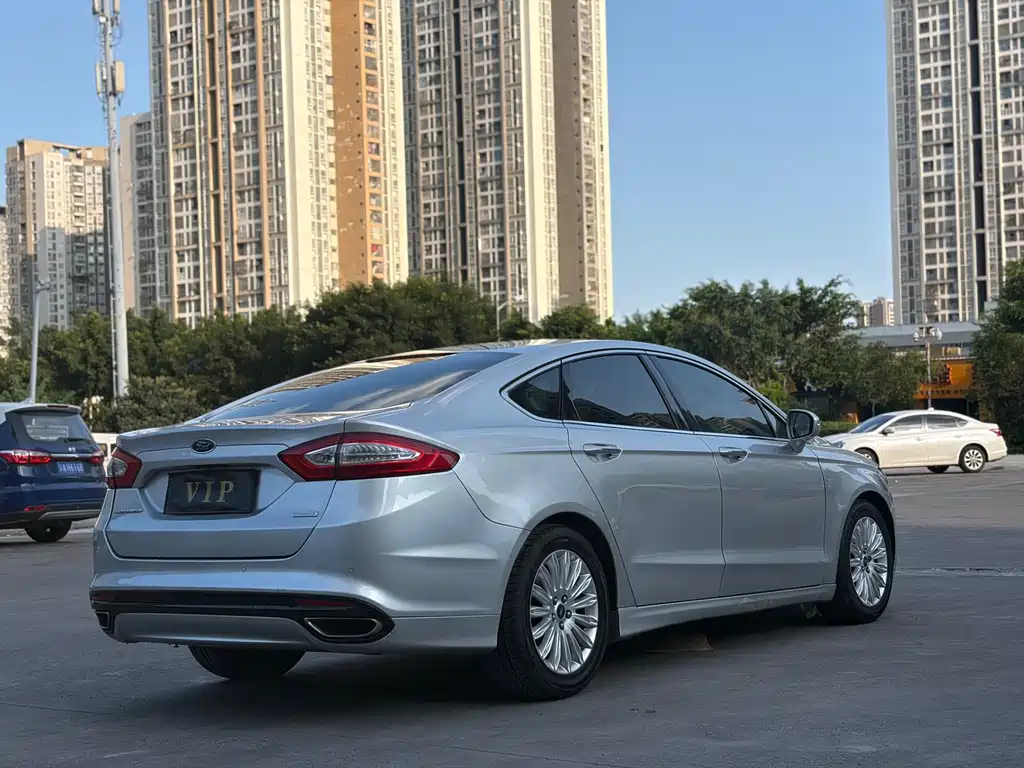 Ford Mondeo 2014 — фото 13