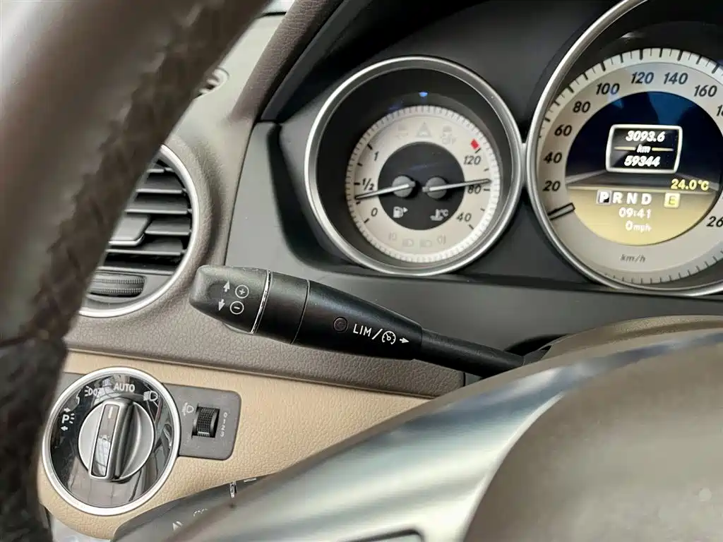 Mercedes-Benz C-Class 2012 — фото 14