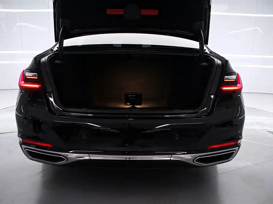 BMW 7 Series 2021 — фото 15