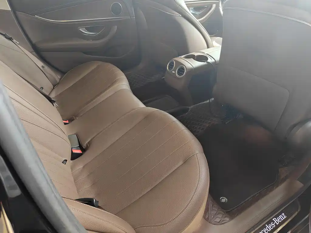 Mercedes-Benz E-Class 2020 — фото 12