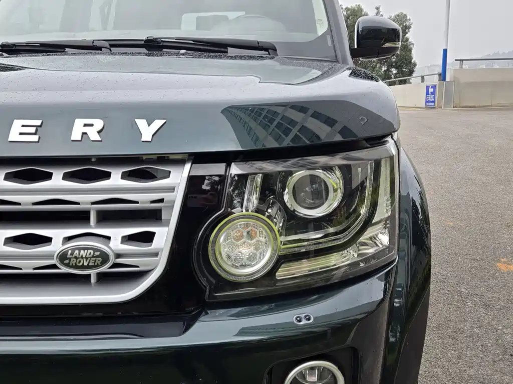 Land Rover Discovery 2015 — фото 11
