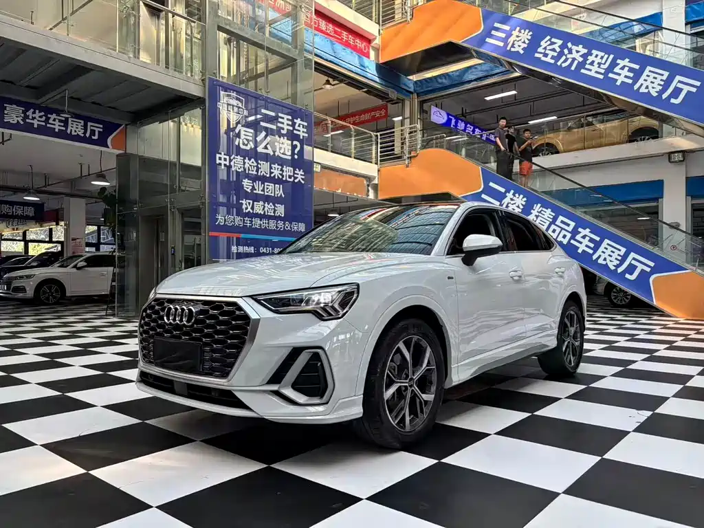 Audi Q3 Sportback 2021 — фото 1