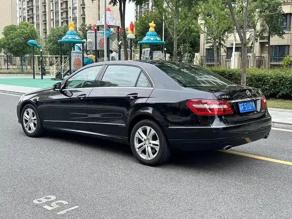 Mercedes-Benz E-Class 2012