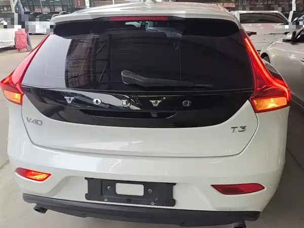 Volvo V40 2019