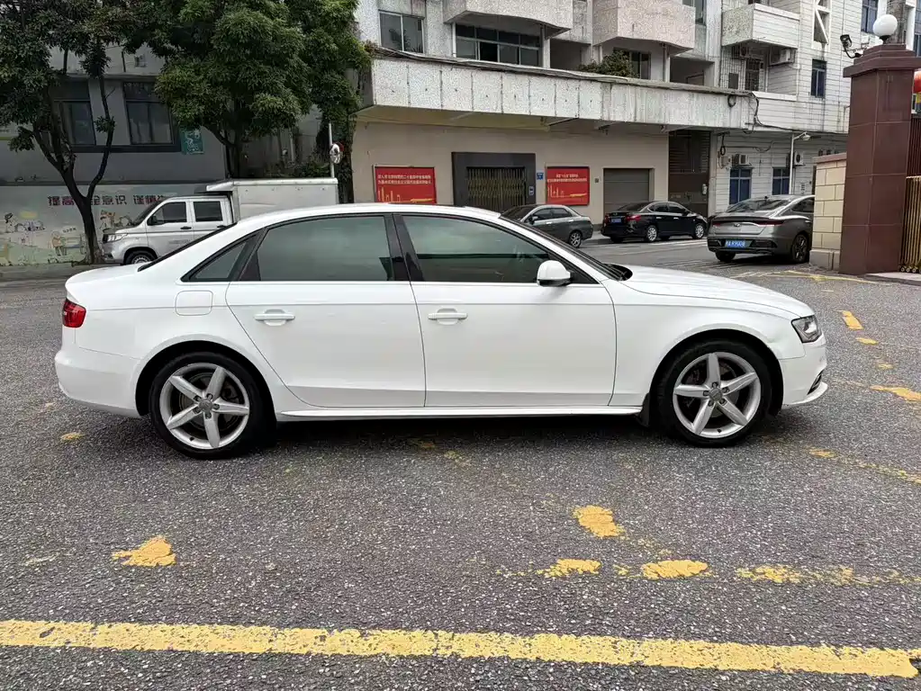 Audi A4L 2014